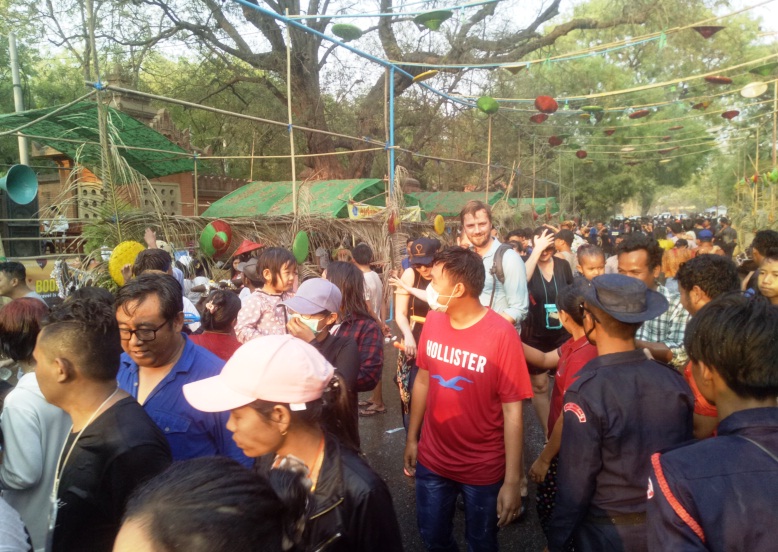 ိိ