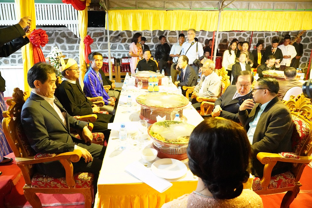‌ေ
