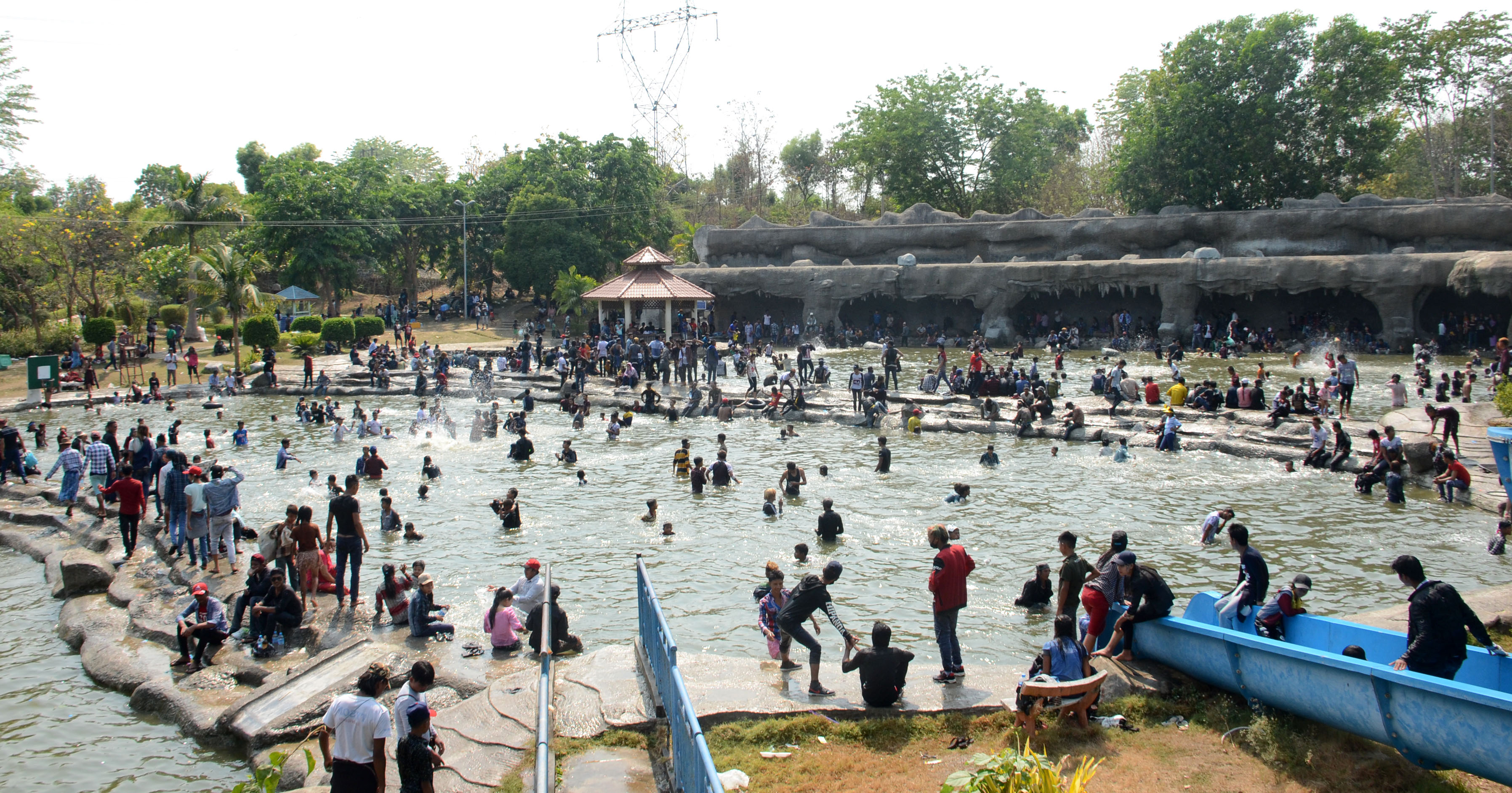 ိိ