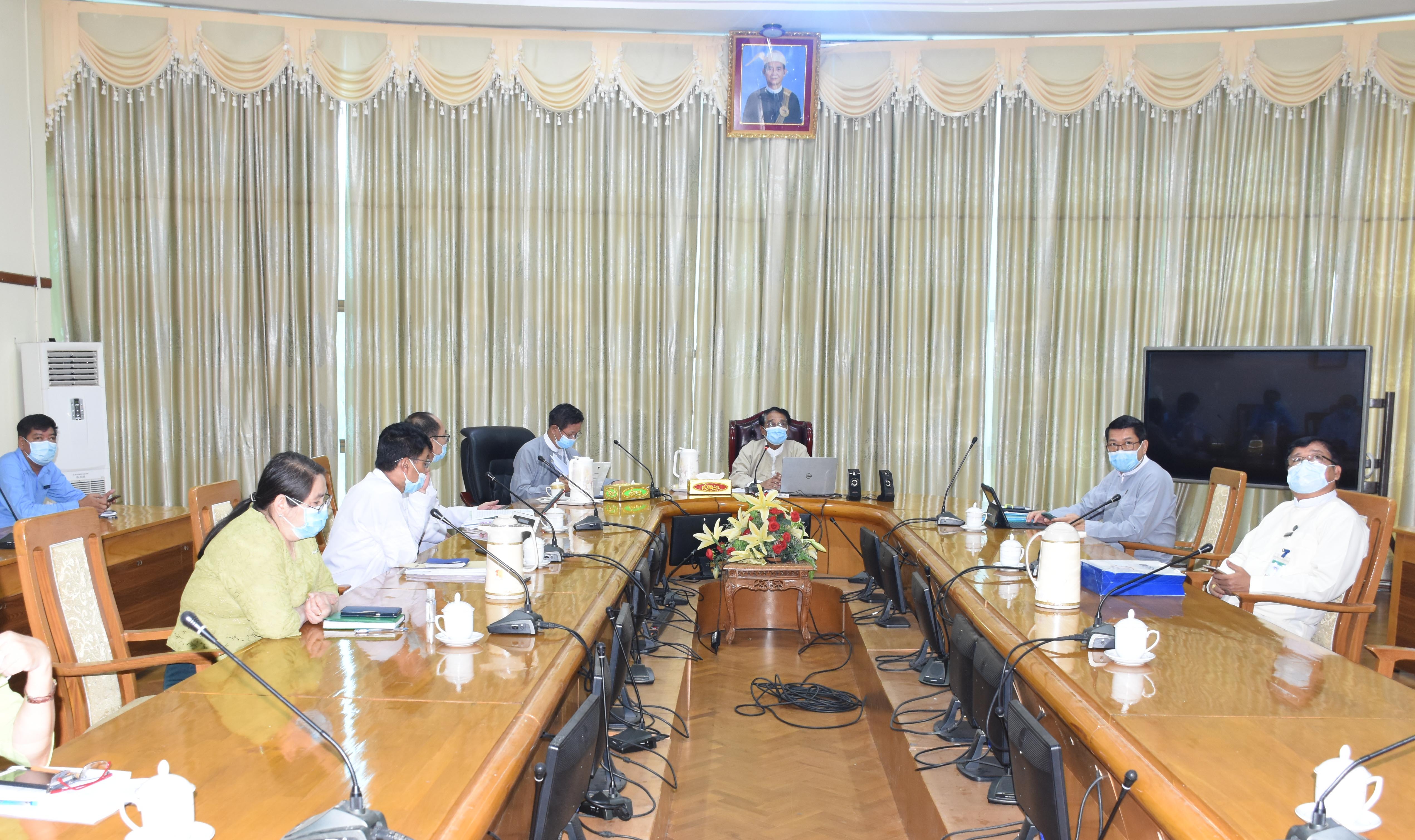 1246898