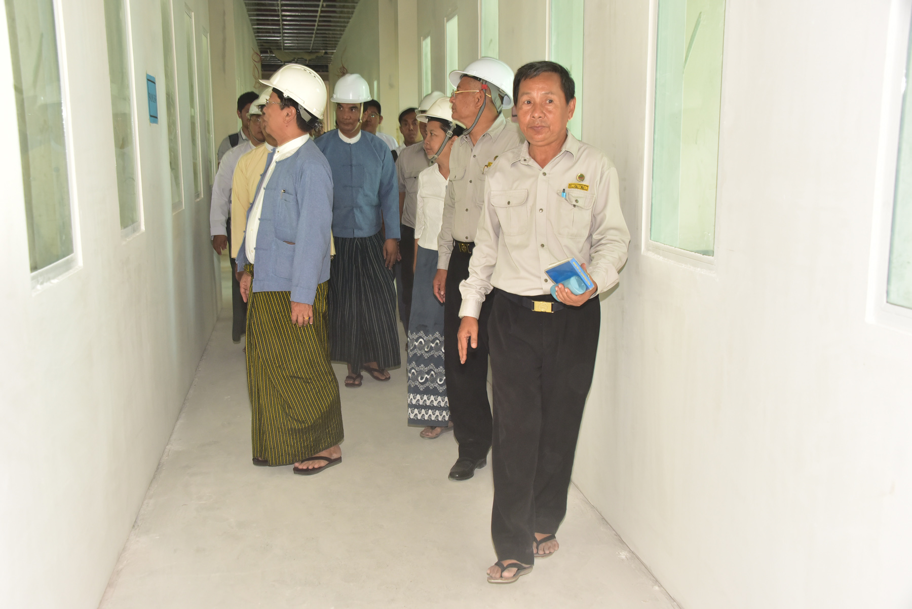 နနန