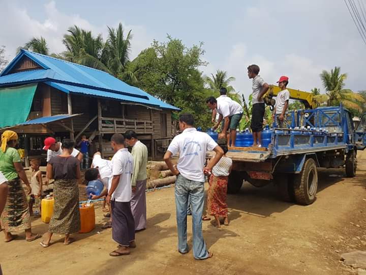 အမ
