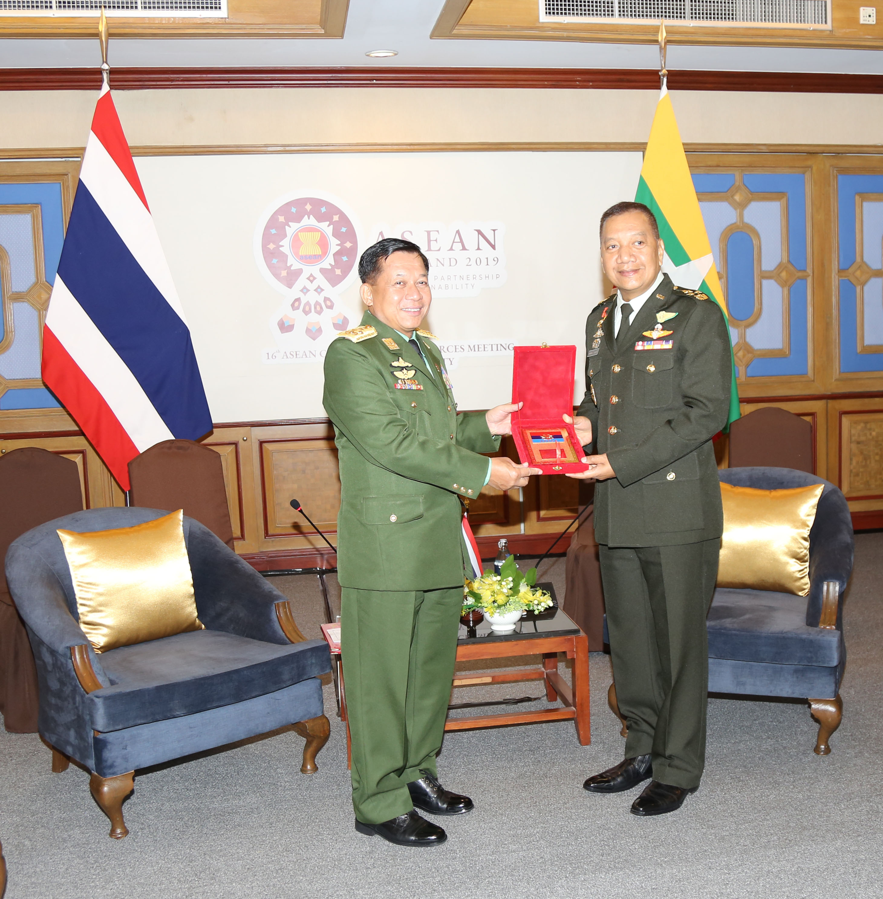 6 G min aung hlaing 001
