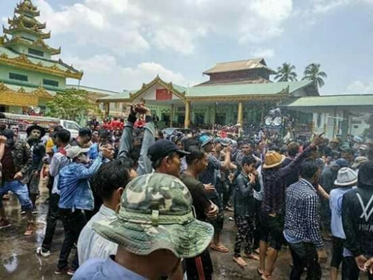 ေေ